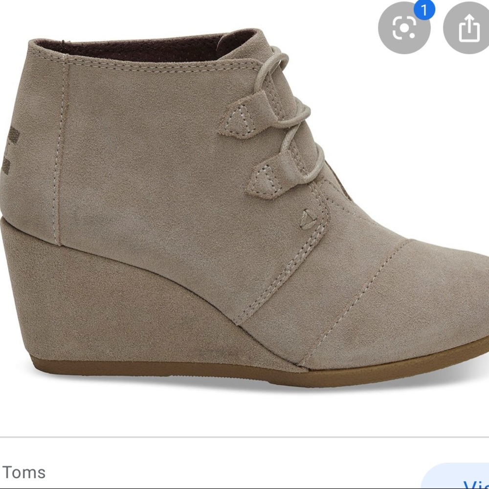Tan Tom wedges